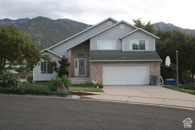 Property Photo:  4840 S 1000 E  UT 84403 