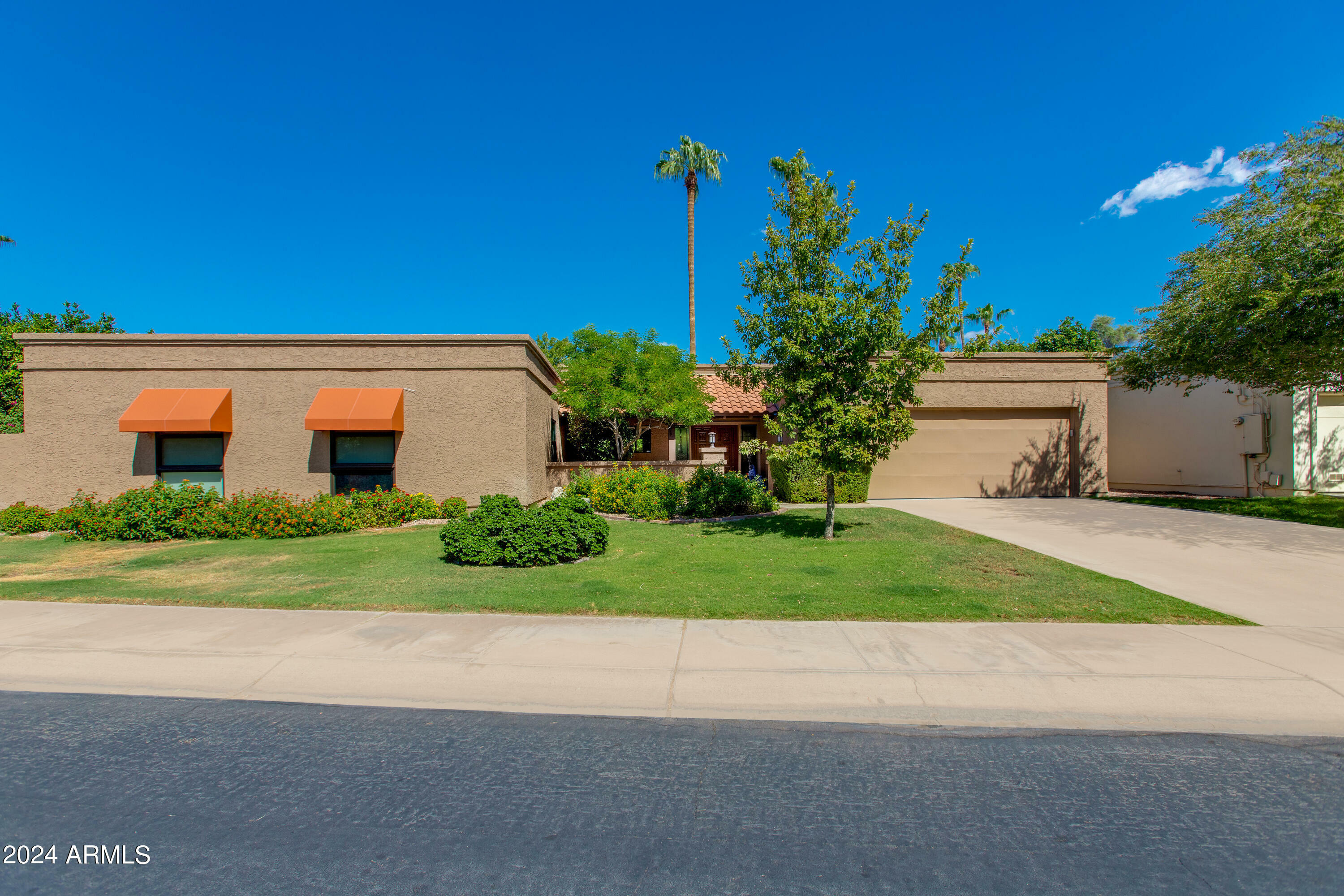 2544 E Denton Lane  Phoenix AZ 85016 photo