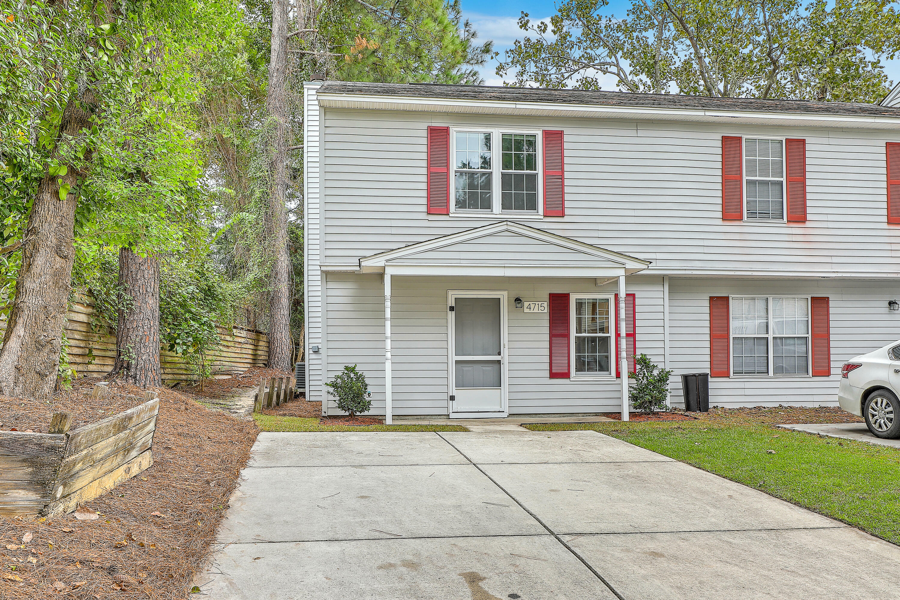 Property Photo:  4715 Linfield Lane  SC 29418 