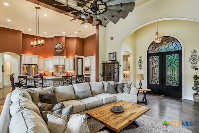 Property Photo: 1194 Vaquero Way TX 78676