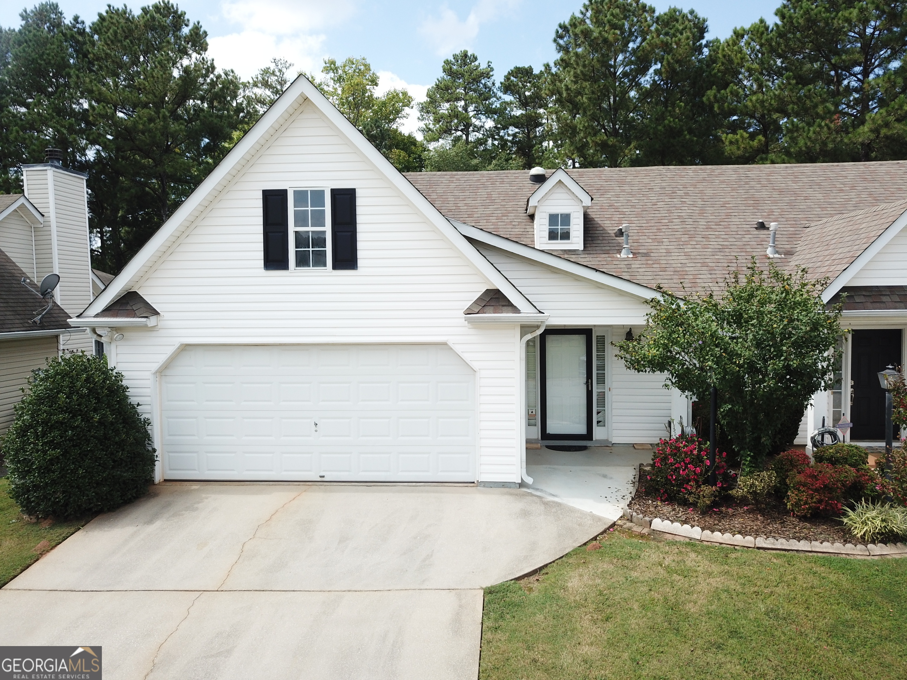 Property Photo:  75 Courtyard Lane  GA 30265 