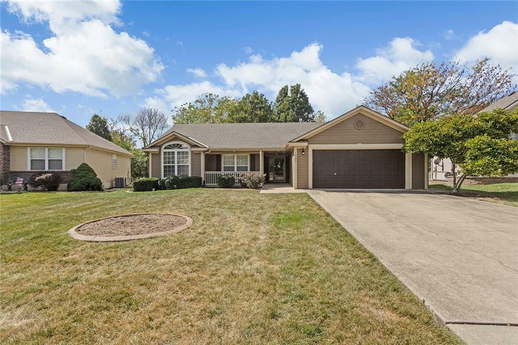 Property Photo:  1907 Meadowlark Drive  MO 64083 