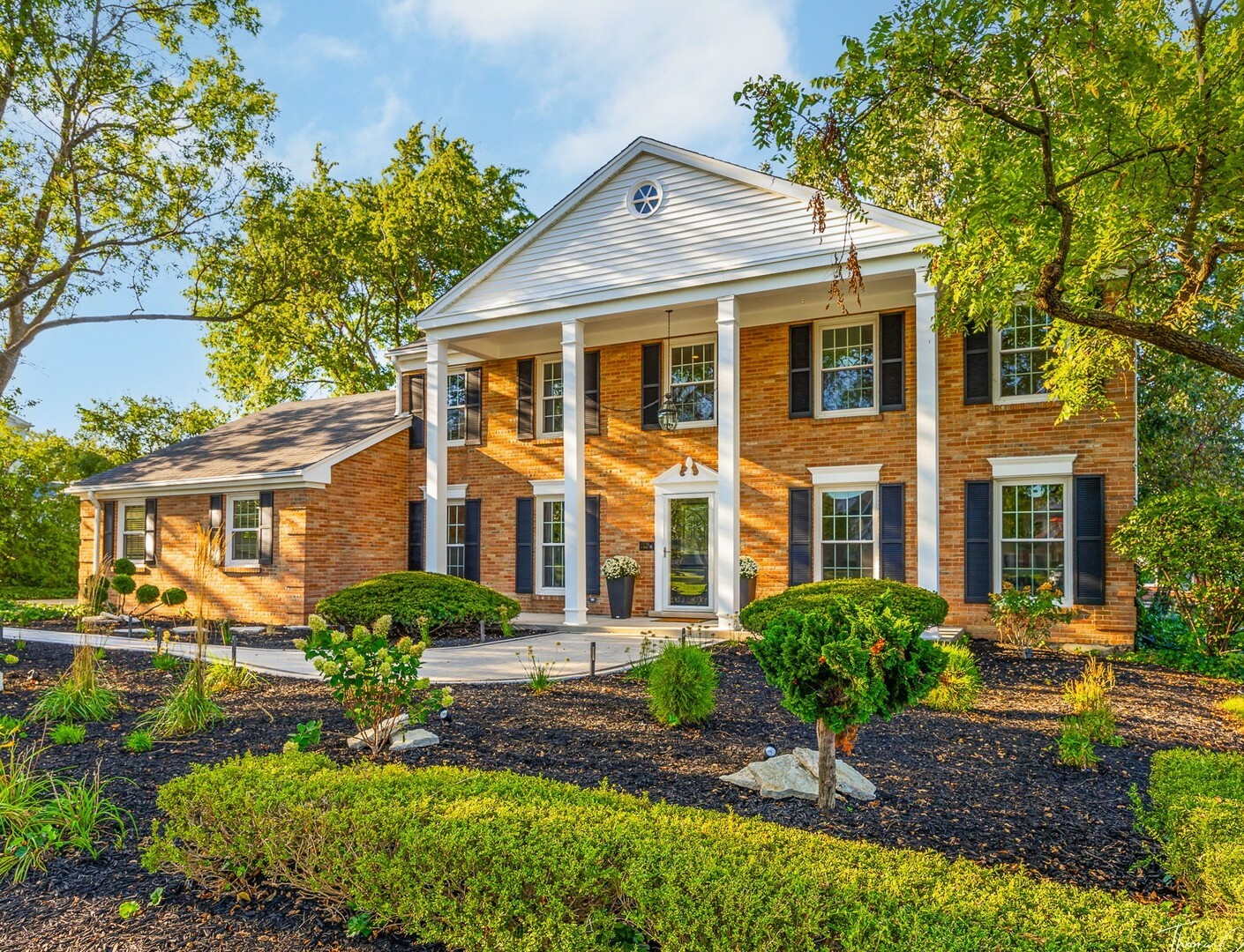 Property Photo:  113 Carriage Way Drive  IL 60527 