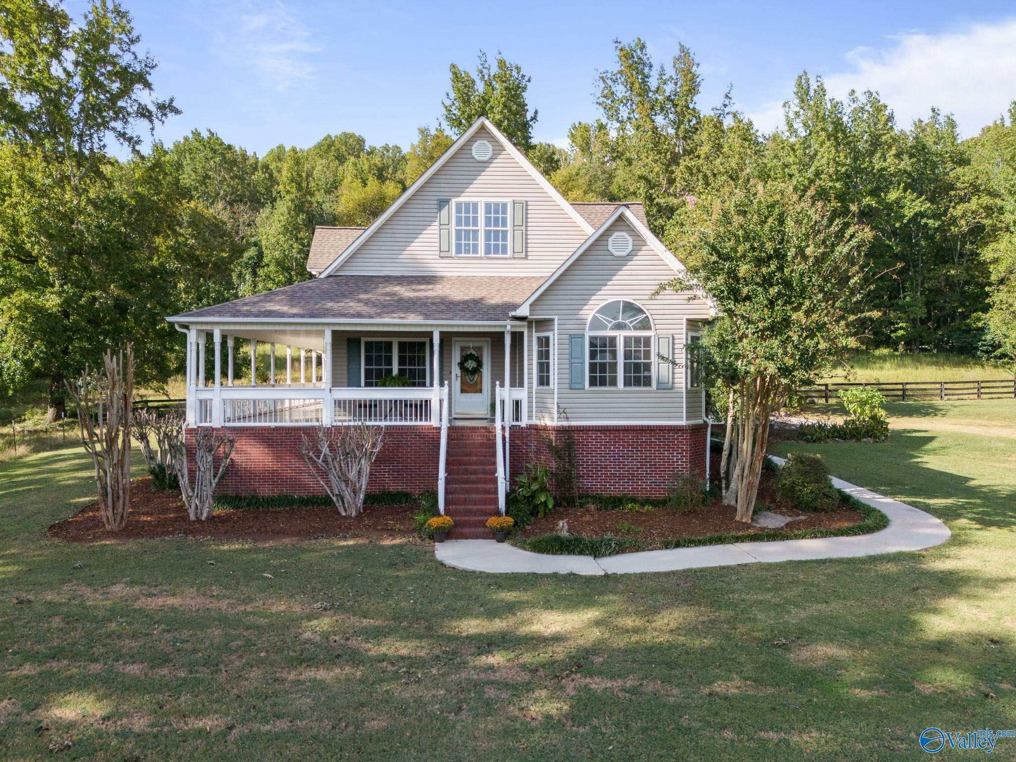 Property Photo:  675 Sharps Cove Road  AL 35748 