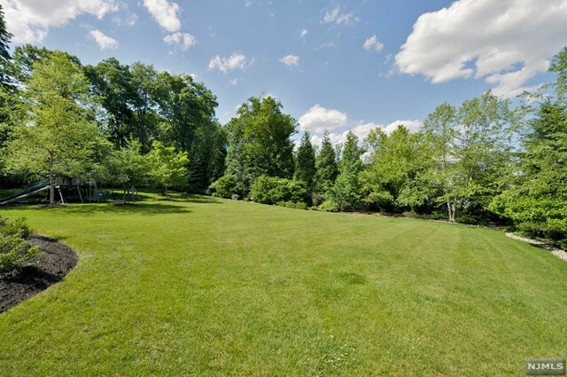 Property Photo:  75 Ripplewood Drive  NJ 07458 