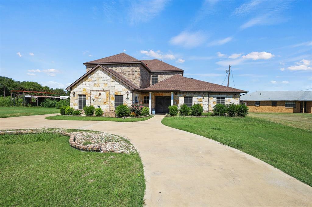 Property Photo:  3003 Russell Road  TX 76001 