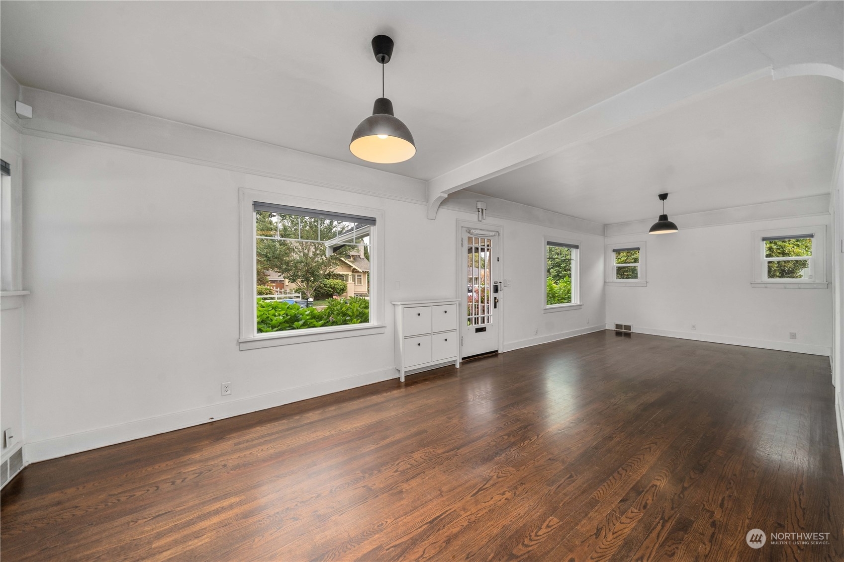 Property Photo:  424  3rd Street NE  WA 98372 