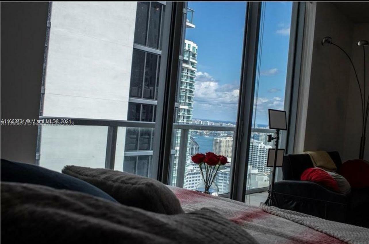 Property Photo:  1050 Brickell Ave 3322  FL 33131 