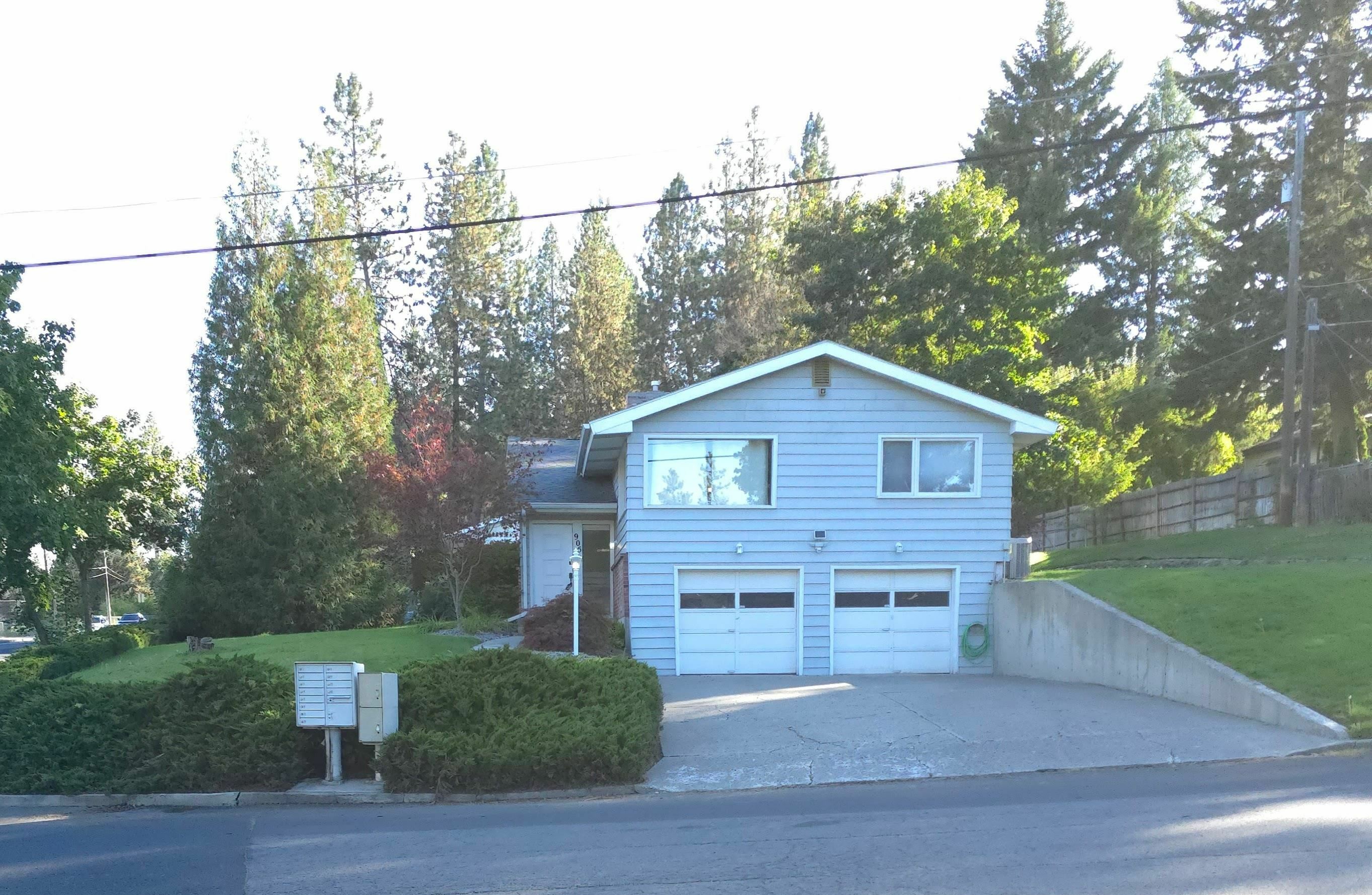 Property Photo:  905 W Banbury Dr  WA 99218 