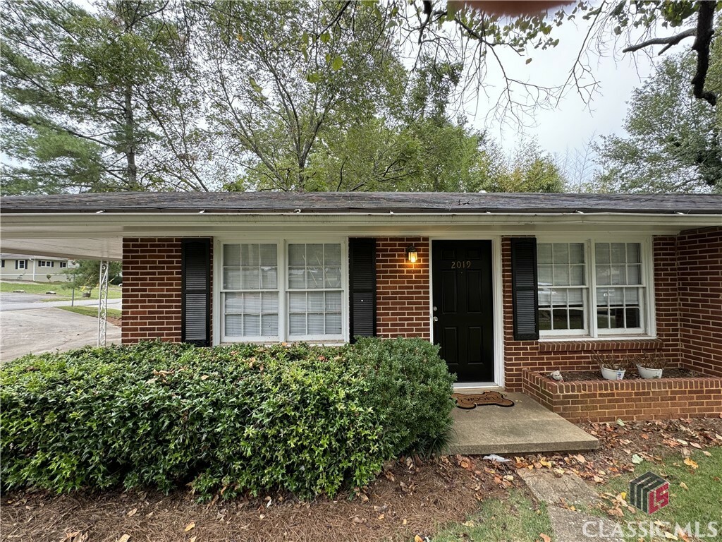 Property Photo:  2019 Lumpkin Street S 2019  GA 30606 