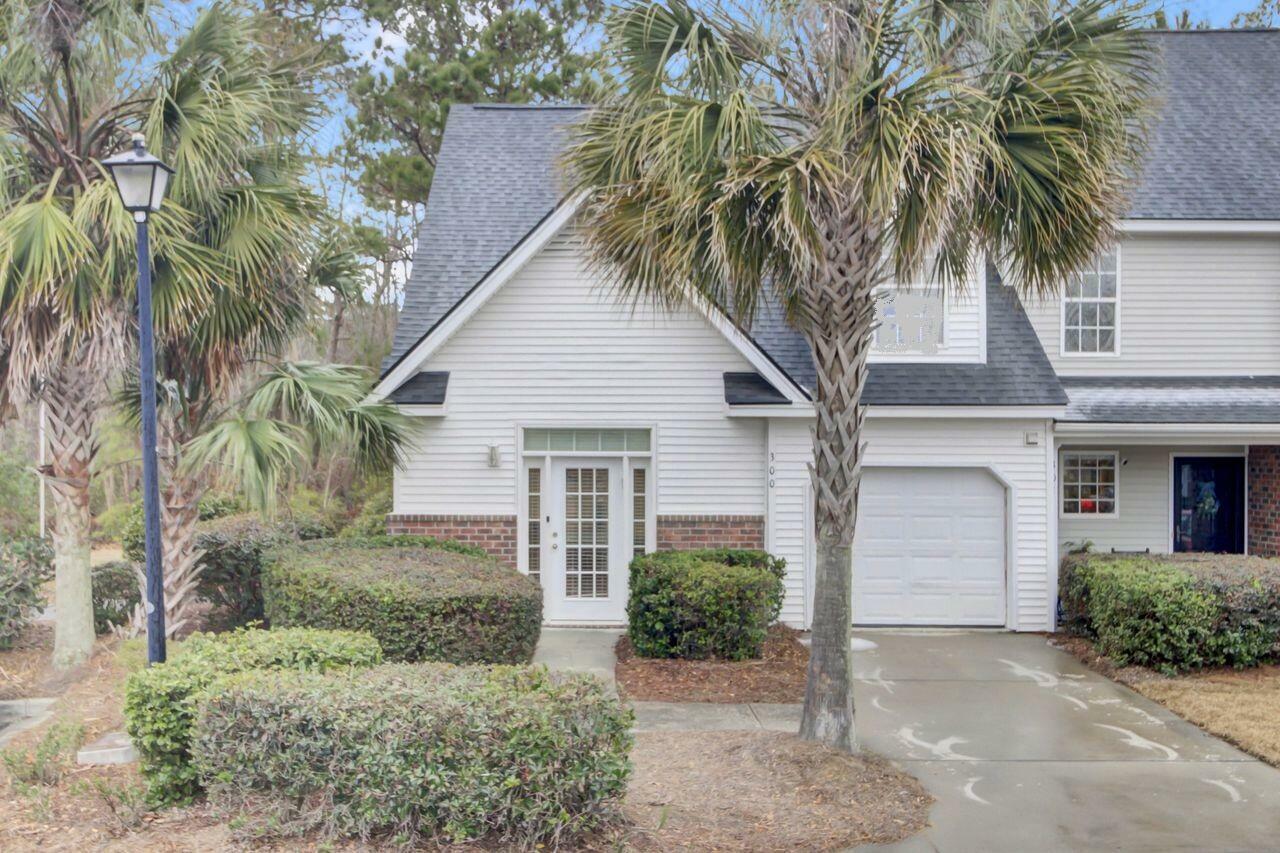 Property Photo:  300 Pine Bluff Drive  SC 29483 