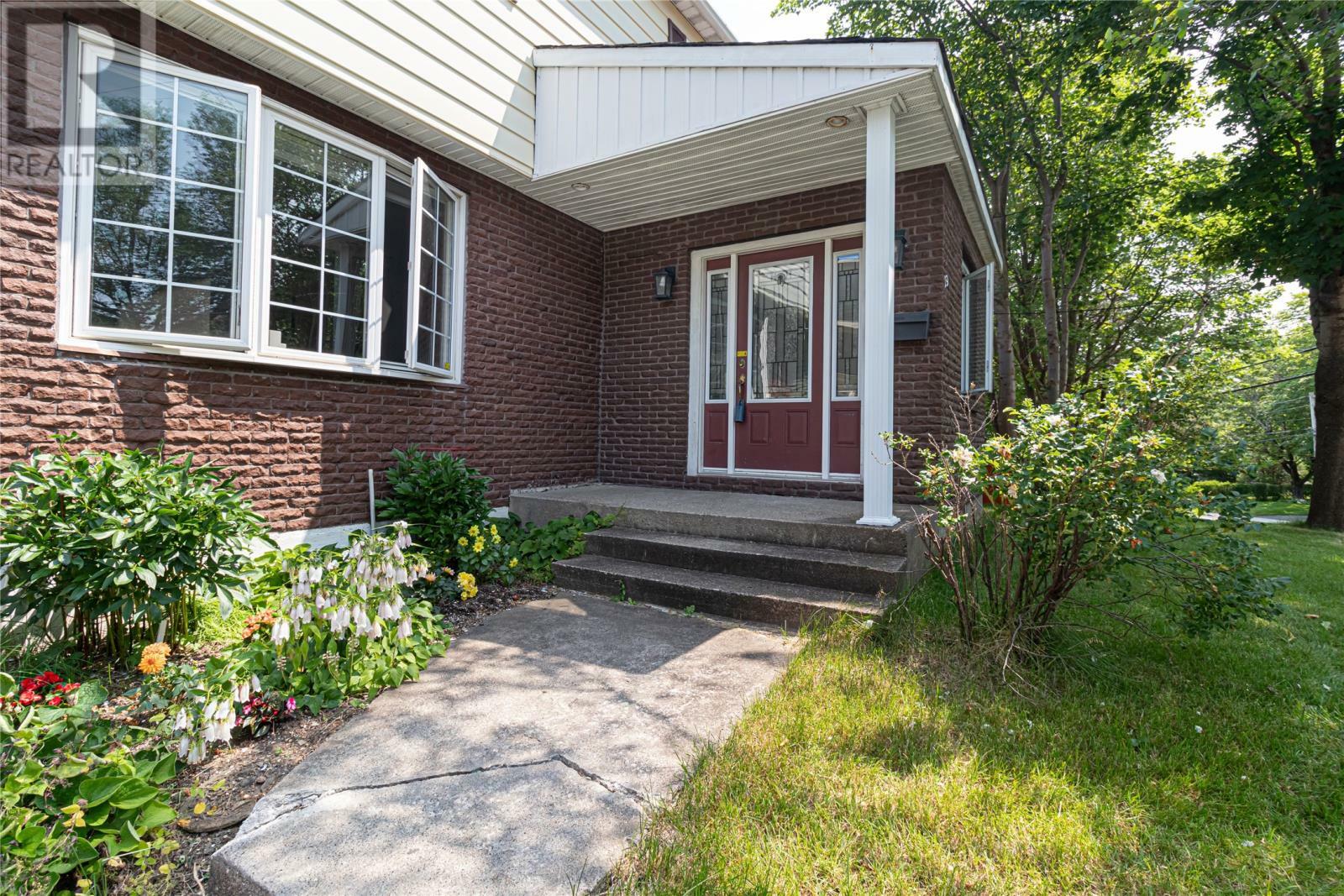 Property Photo:  19 Cowan Avenue  NL A1E 3N6 