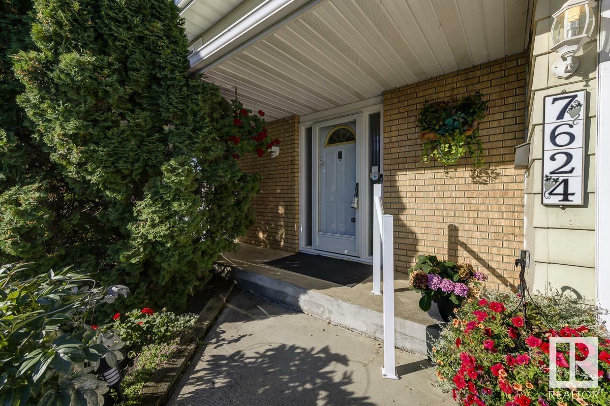 Property Photo:  7624 154 Street NW  AB T5R 1R8 