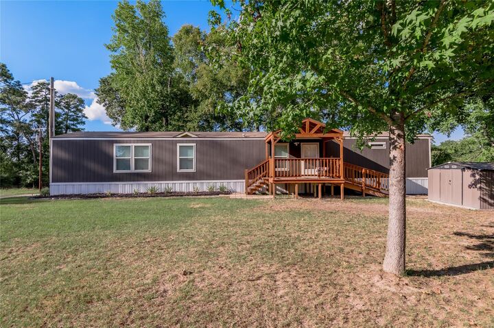 Property Photo: 844 Harbor Point Drive TX 75862