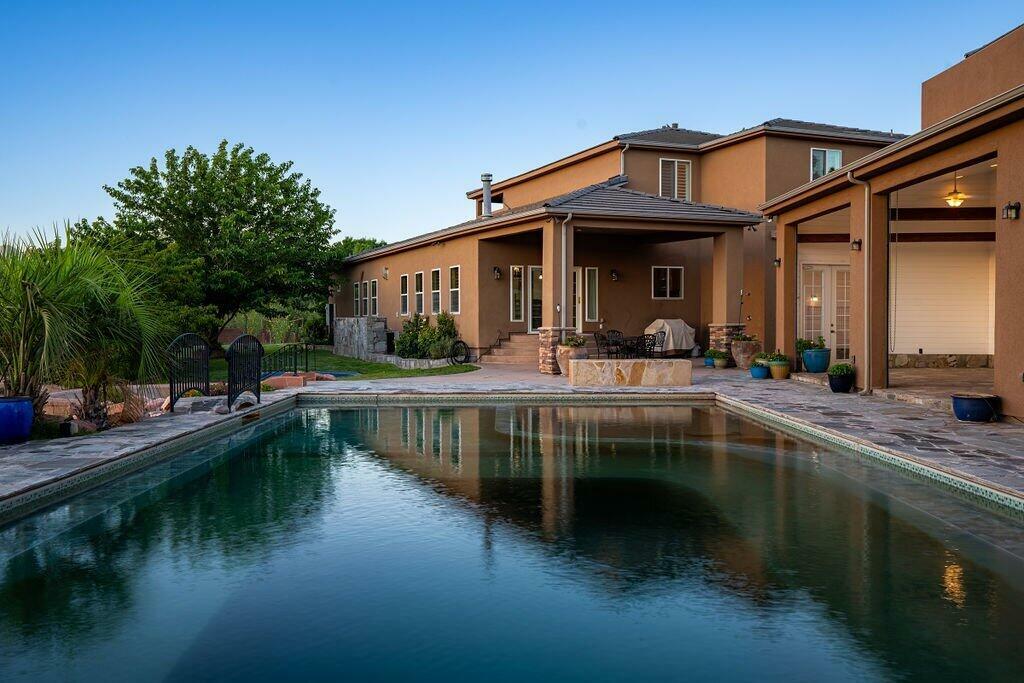 Property Photo: 1021 W Churrea St UT 84780