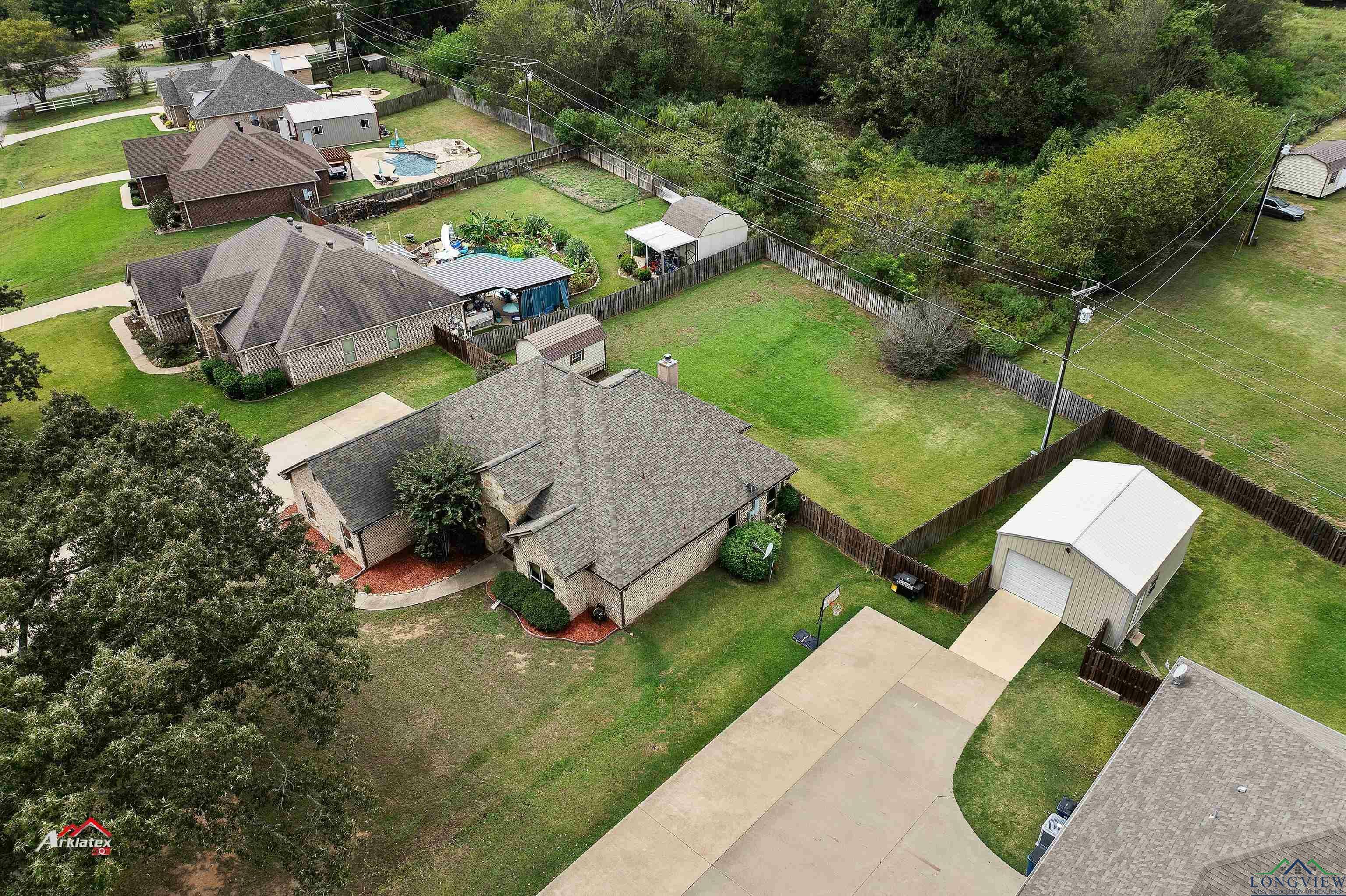 Property Photo:  135 Towering Oak Ln  TX 75602 