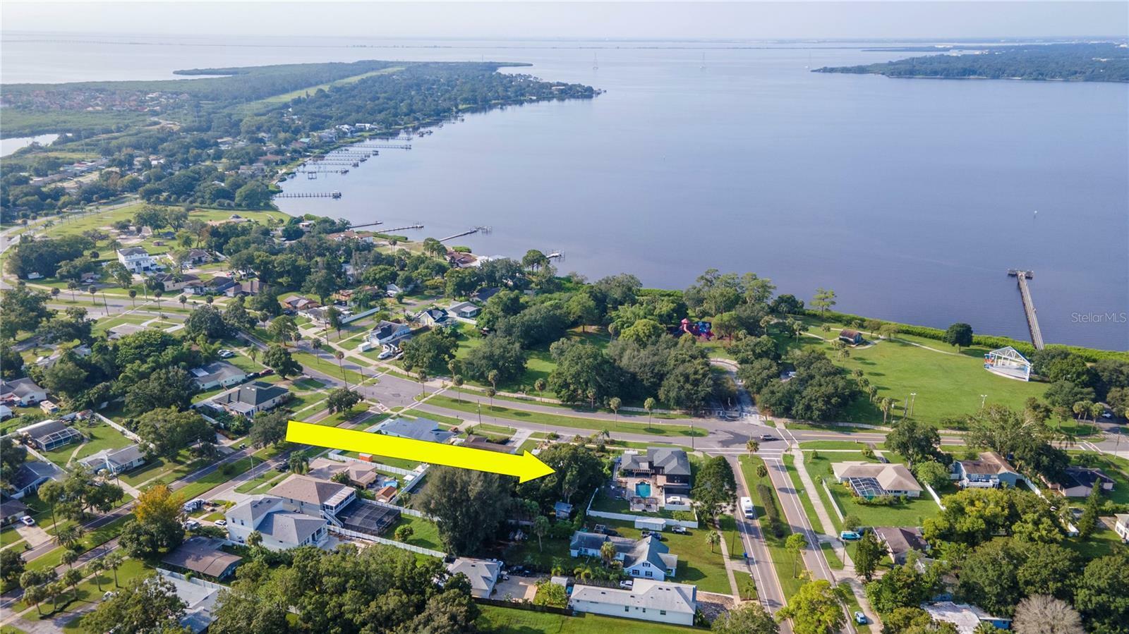 Property Photo:  102 Shore Drive W  FL 34677 