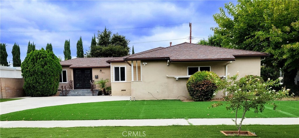 Property Photo:  19031 Bessemer Street  CA 91335 