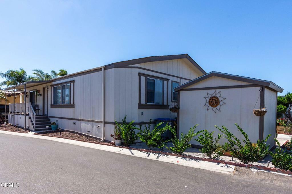 Property Photo:  1253 Pear Avenue  CA 93033 