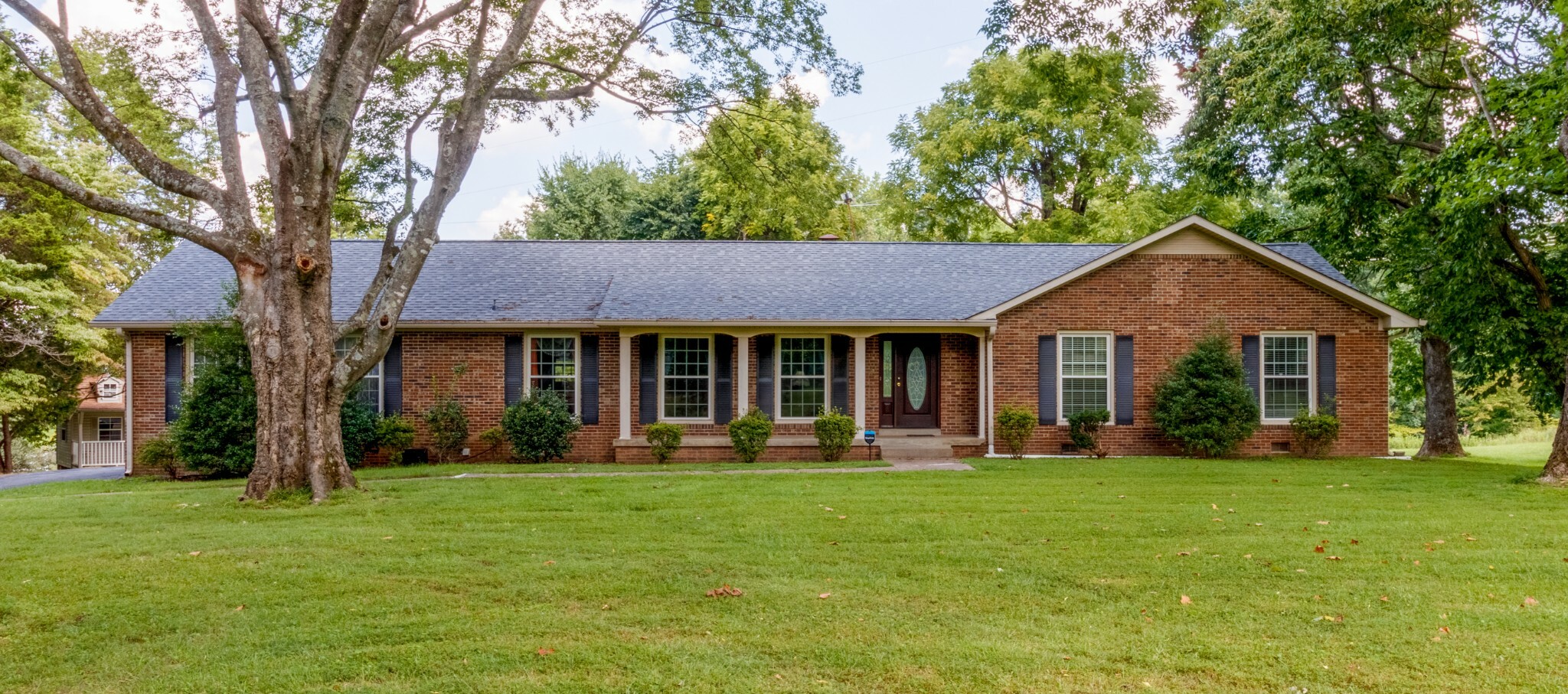 Property Photo:  1735 Cedarcroft Dr  TN 37043 