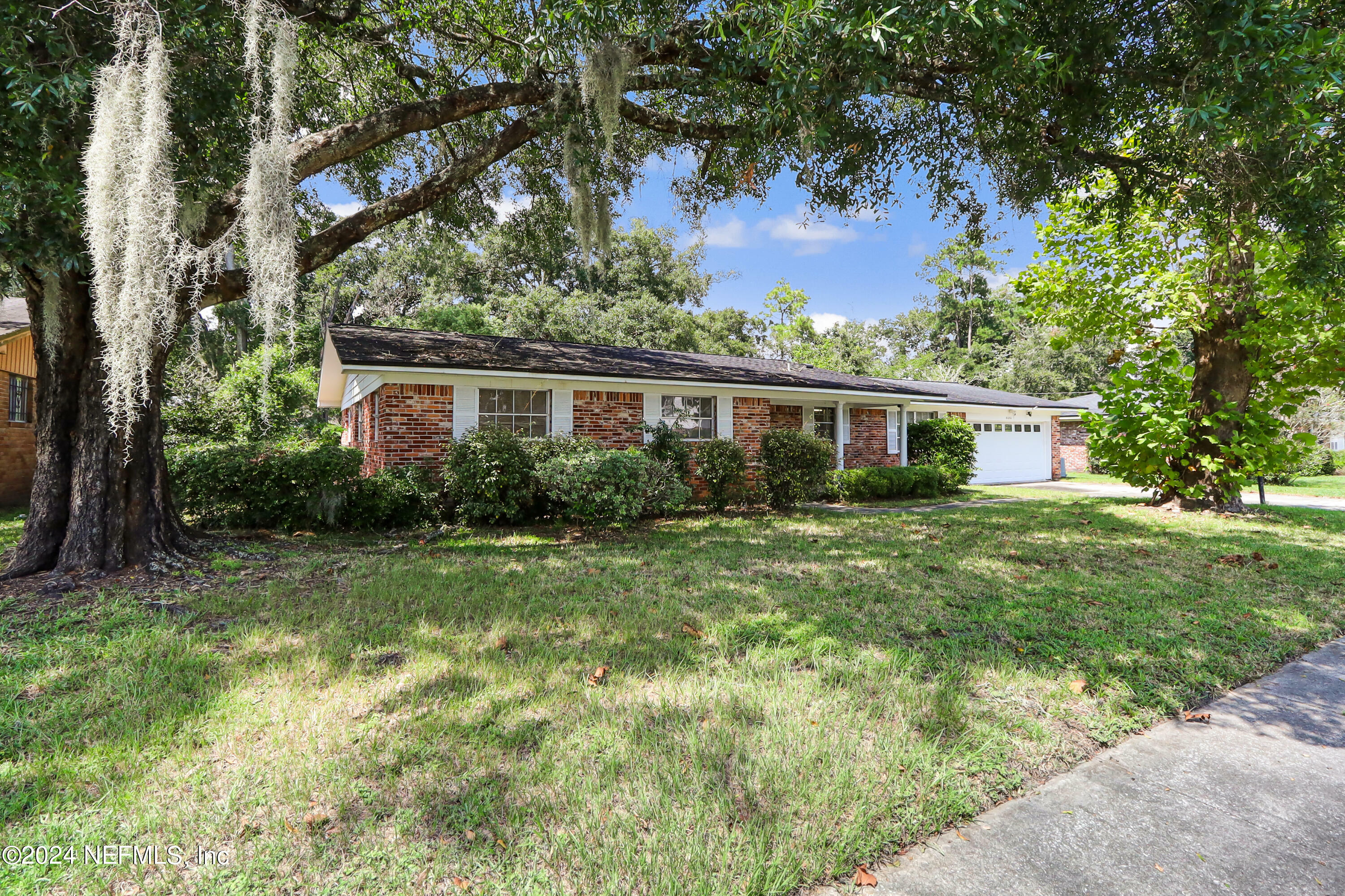 Property Photo:  8606 Brierwood Road  FL 32217 