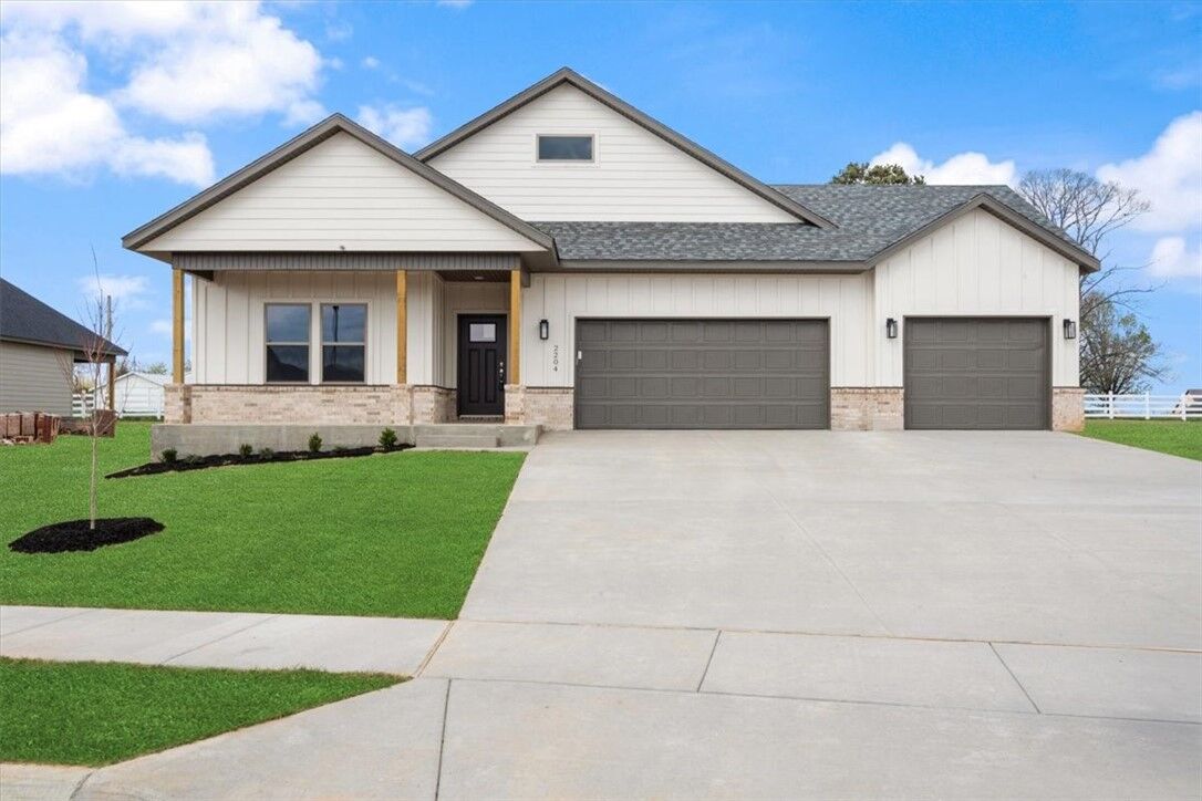 Property Photo:  2237 Crane Avenue  AR 72751 