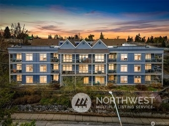 Property Photo:  910 Gladstone Street 109  WA 98229 