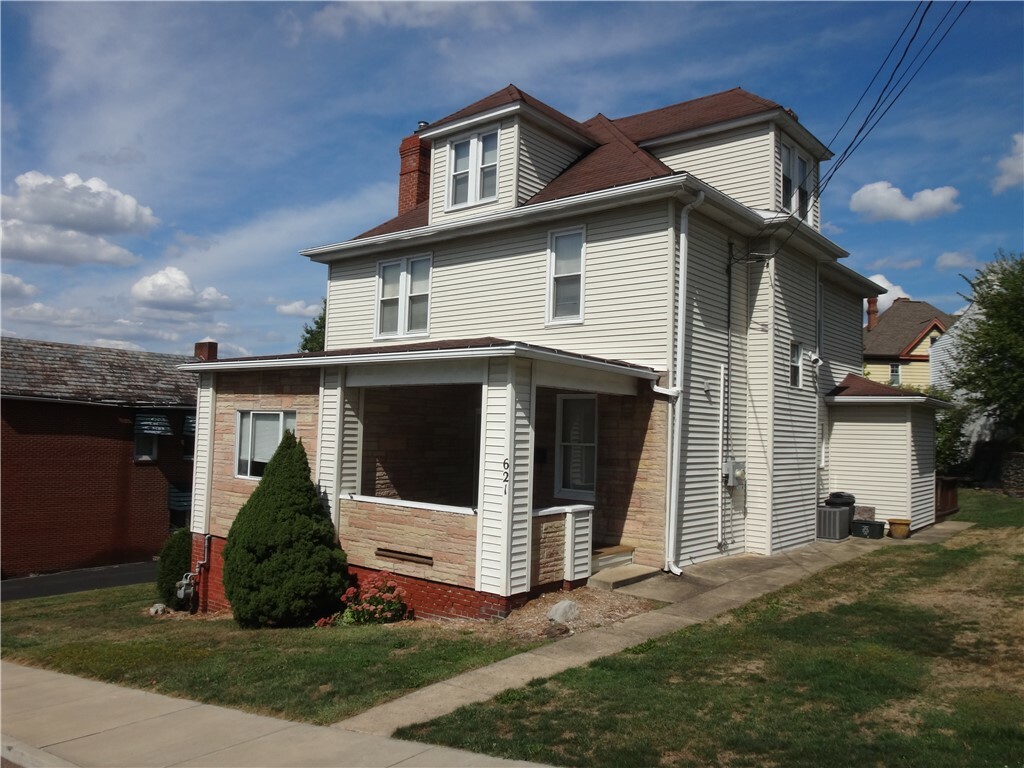 Property Photo:  621 Front Street  PA 15417 