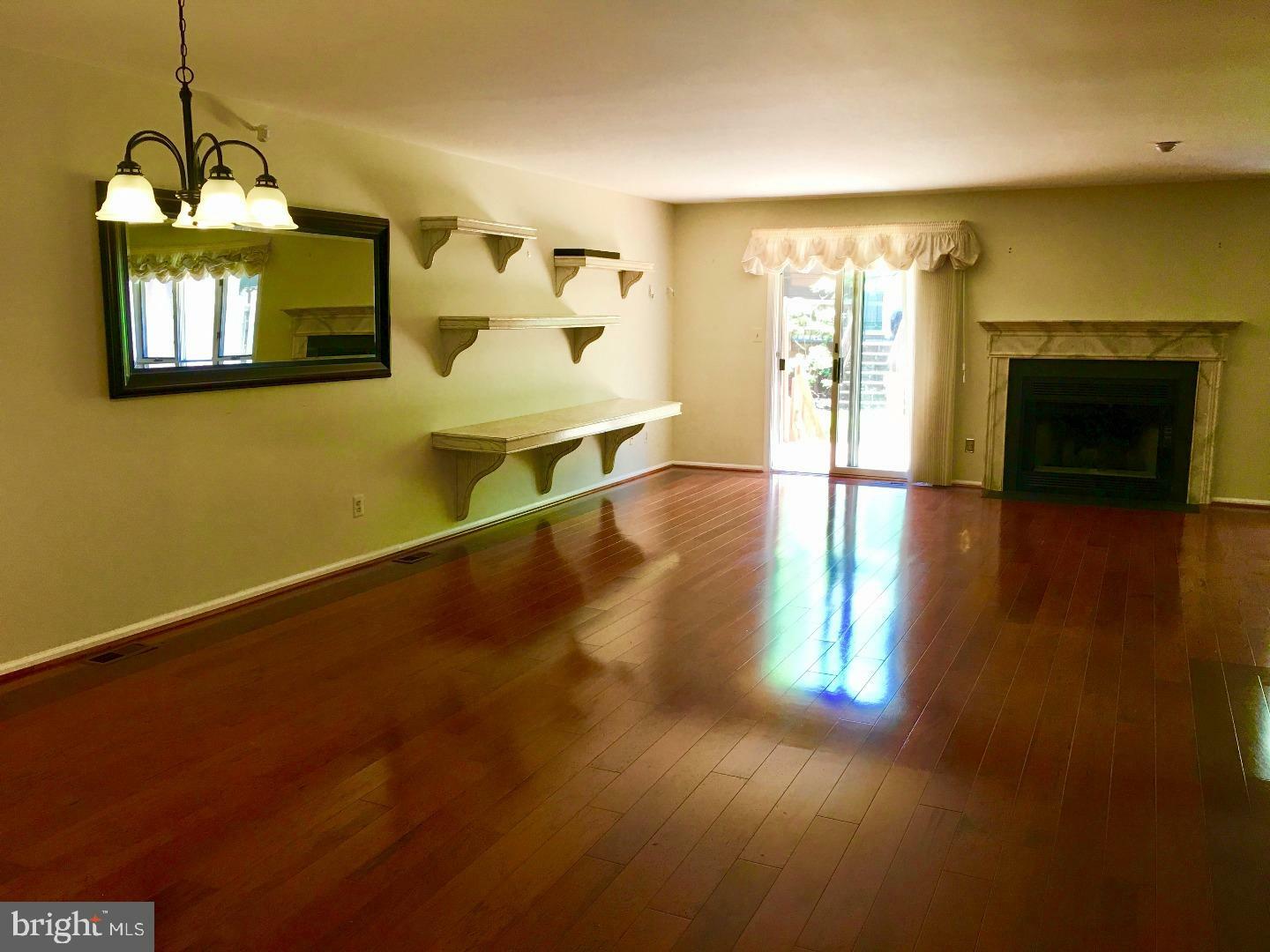 Property Photo:  19 Hanover Court  NJ 08540 