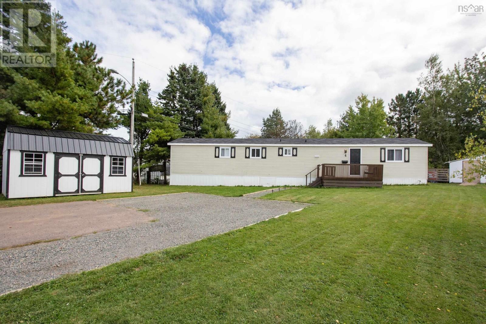 Property Photo:  4 Bayview Crescent  NS B4H 4E5 