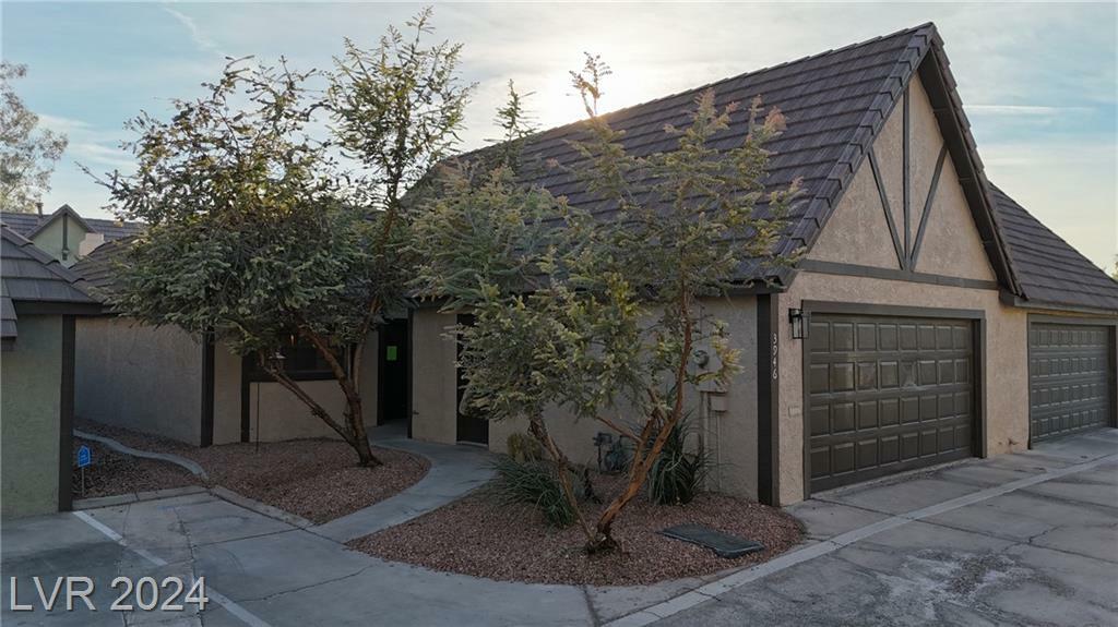 Property Photo:  3946 Edgemoor Way None  NV 89121 