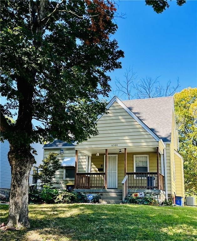 Property Photo:  6304 Bellefontaine Avenue  MO 64132 