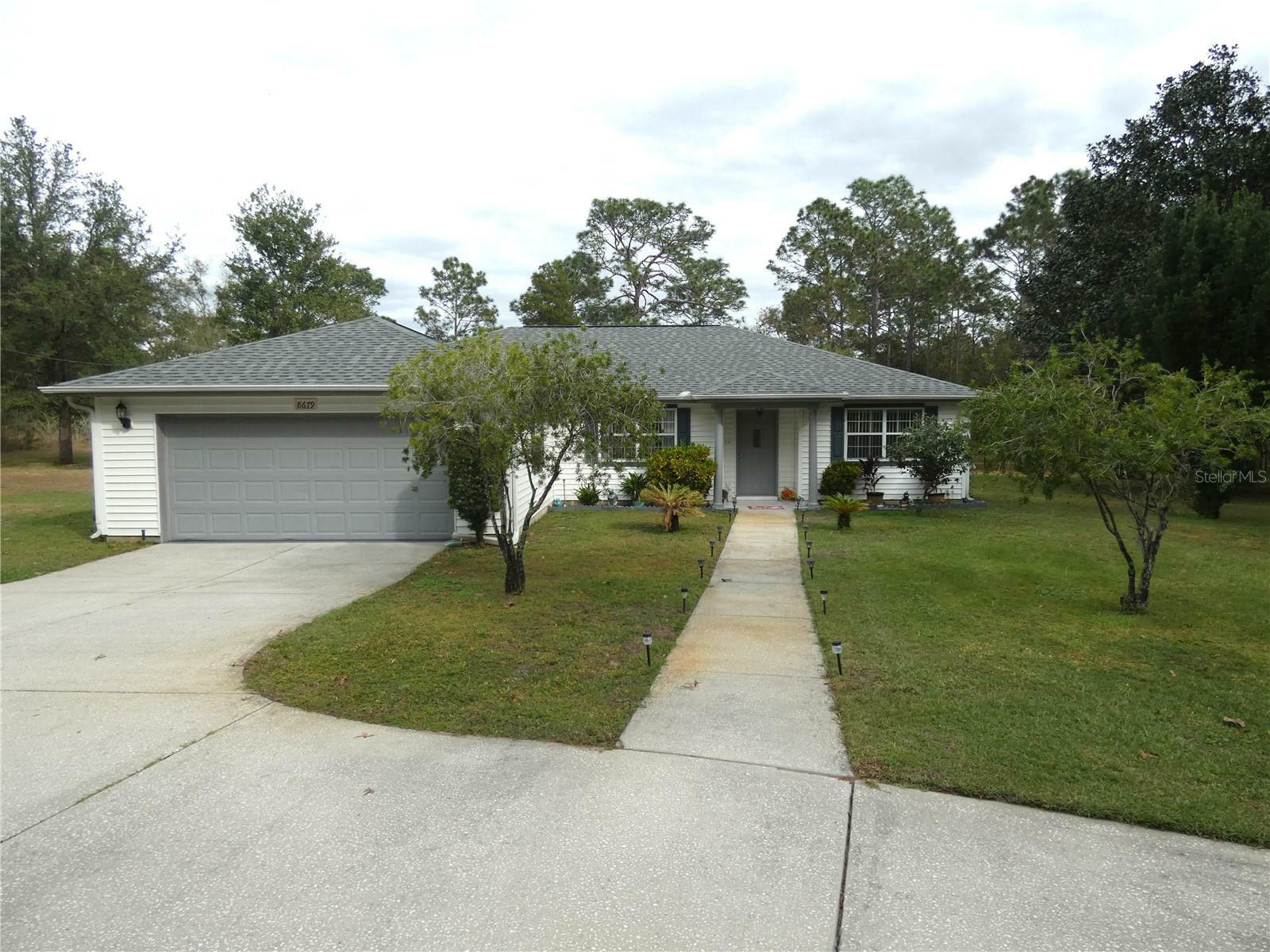 Property Photo:  8679 SW 211th Circle  FL 34431 