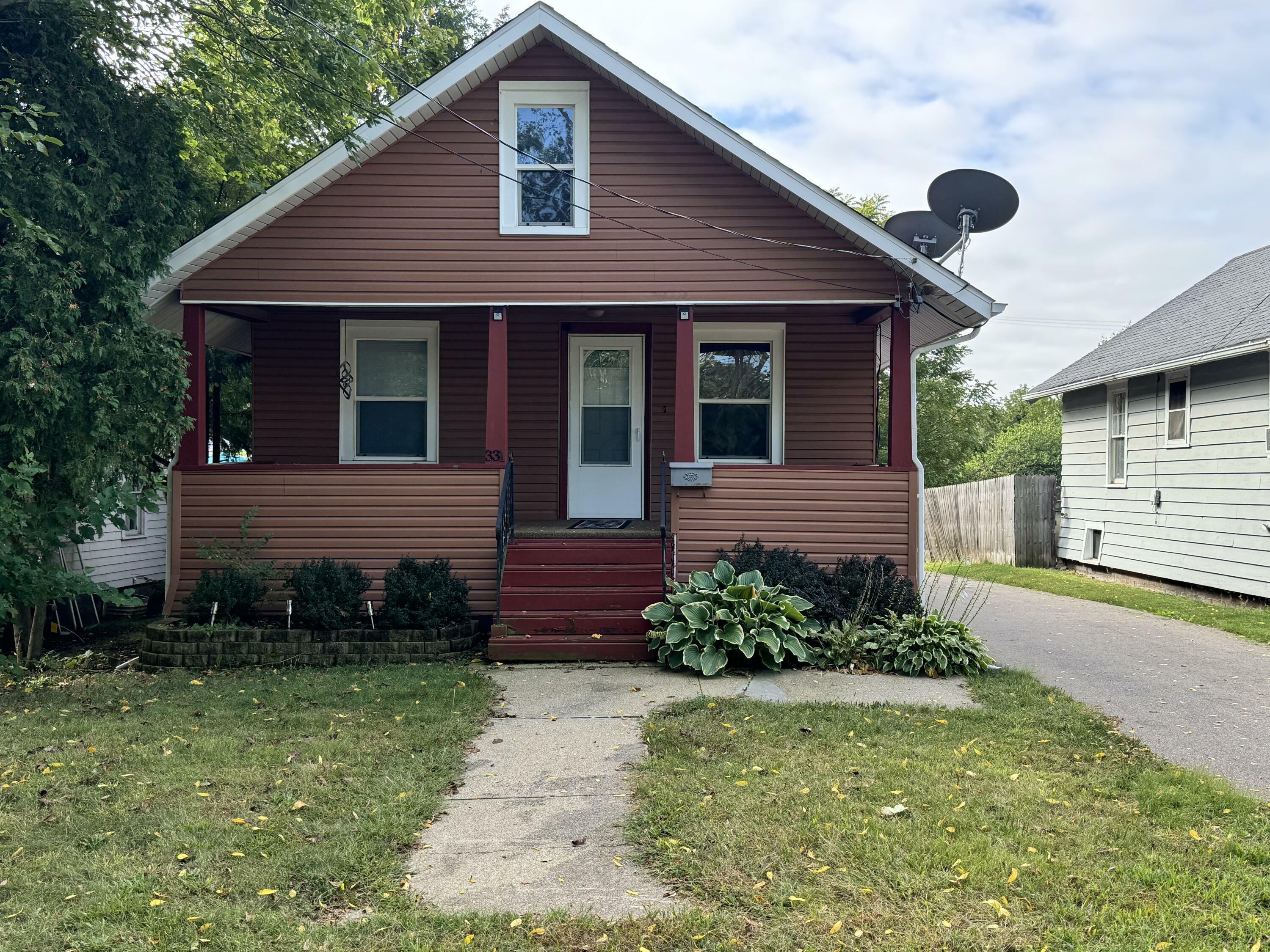 Property Photo:  331 Fairfield Avenue  MI 49015 