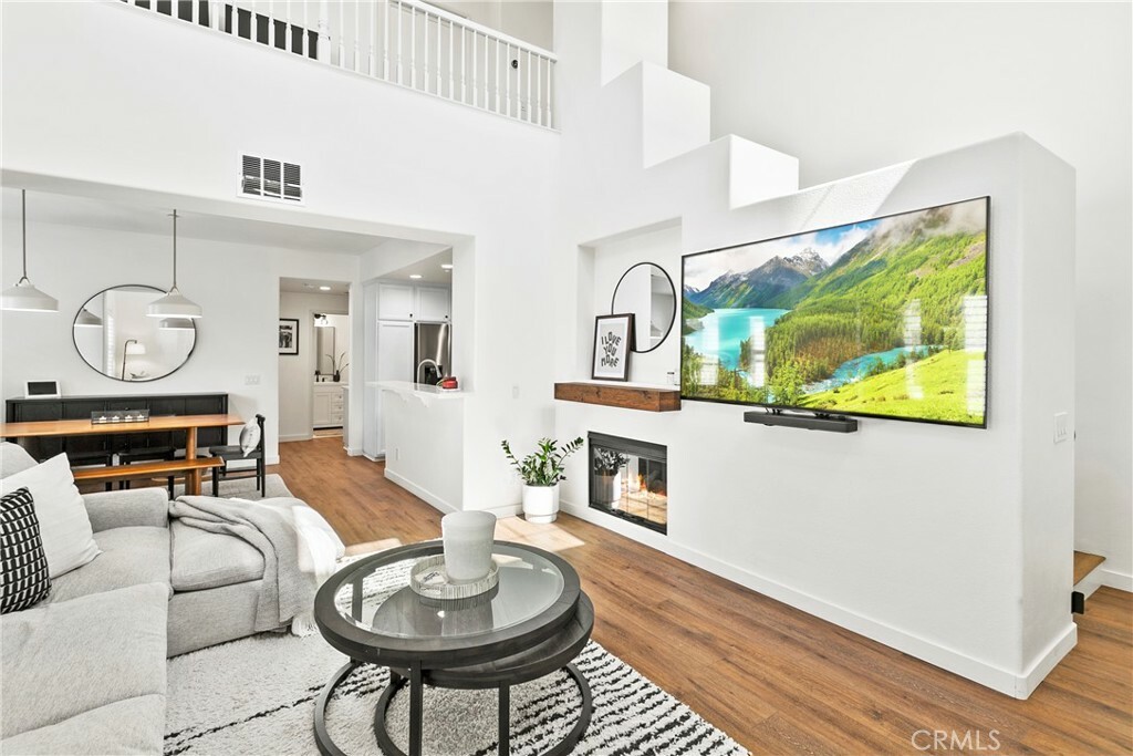 Property Photo: 215 Lockford CA 92602