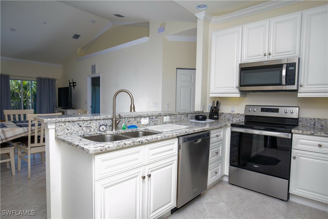 Property Photo:  1051 Winding Pines Circle  FL 33909 