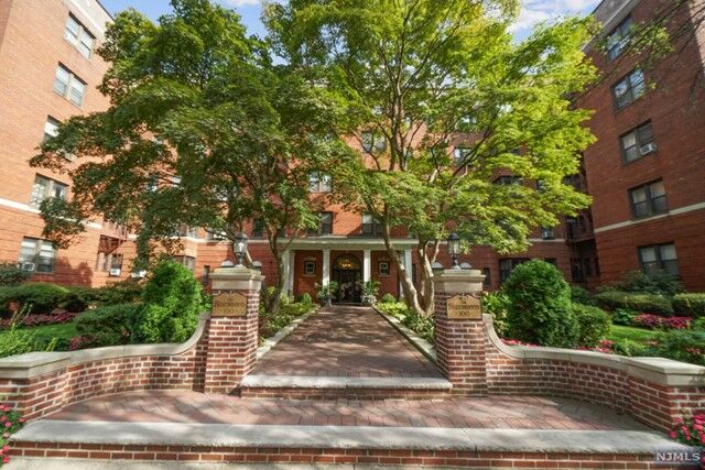 Property Photo: 100 Prospect Avenue 2G NJ 07601
