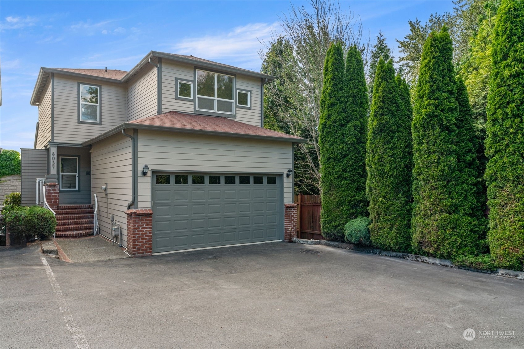 Property Photo:  8037 118th Avenue NE  WA 98033 