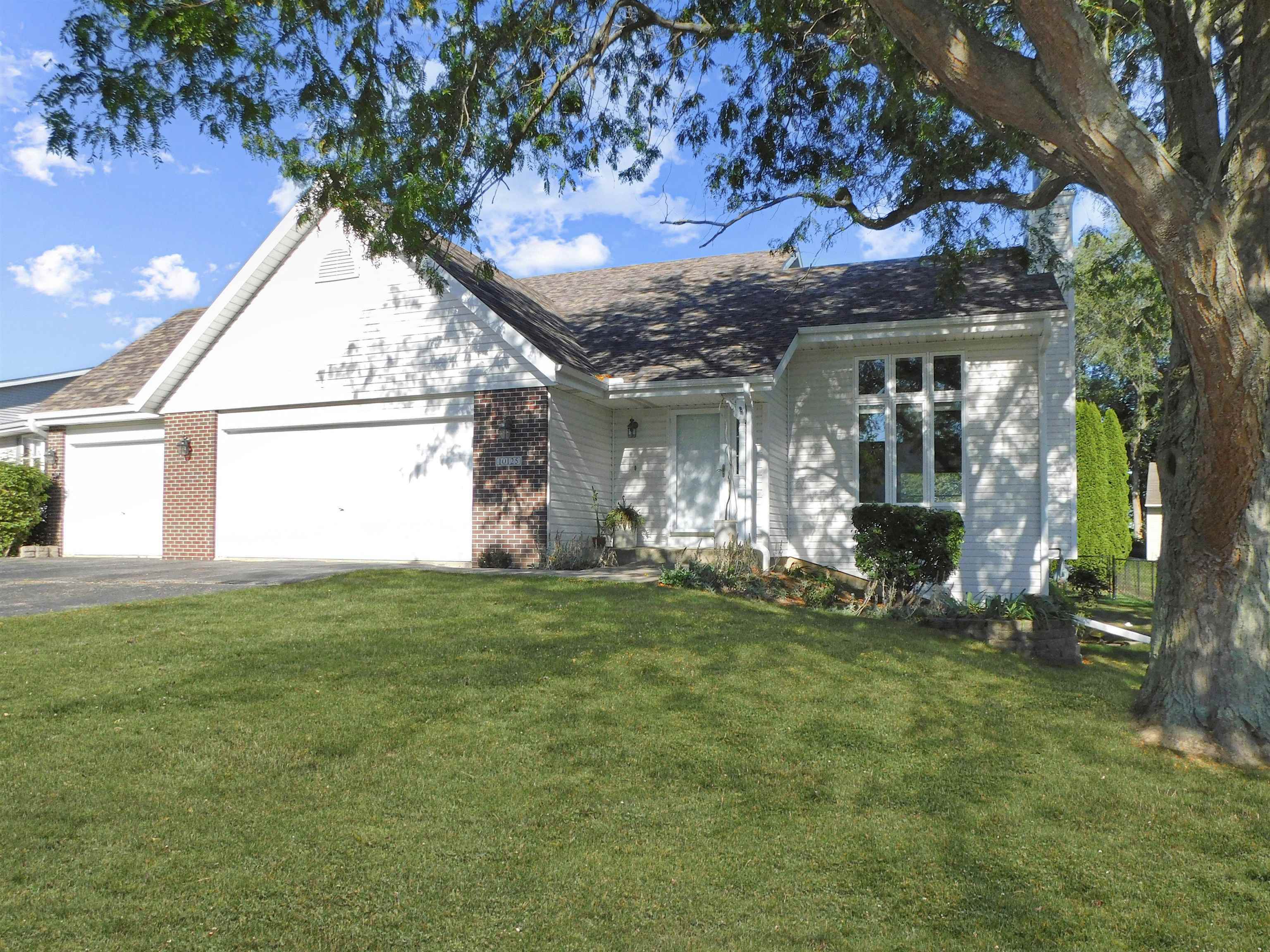 Property Photo:  10125 Hawks Pointe Trail  IL 61073 