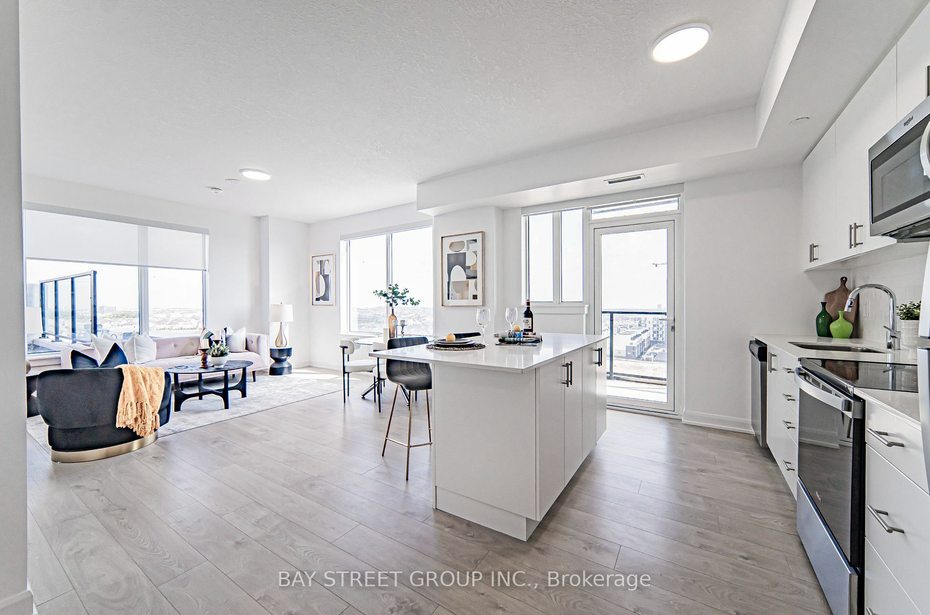 Property Photo:  3200 William Coltson Ave 1101  ON L6H 7W6 