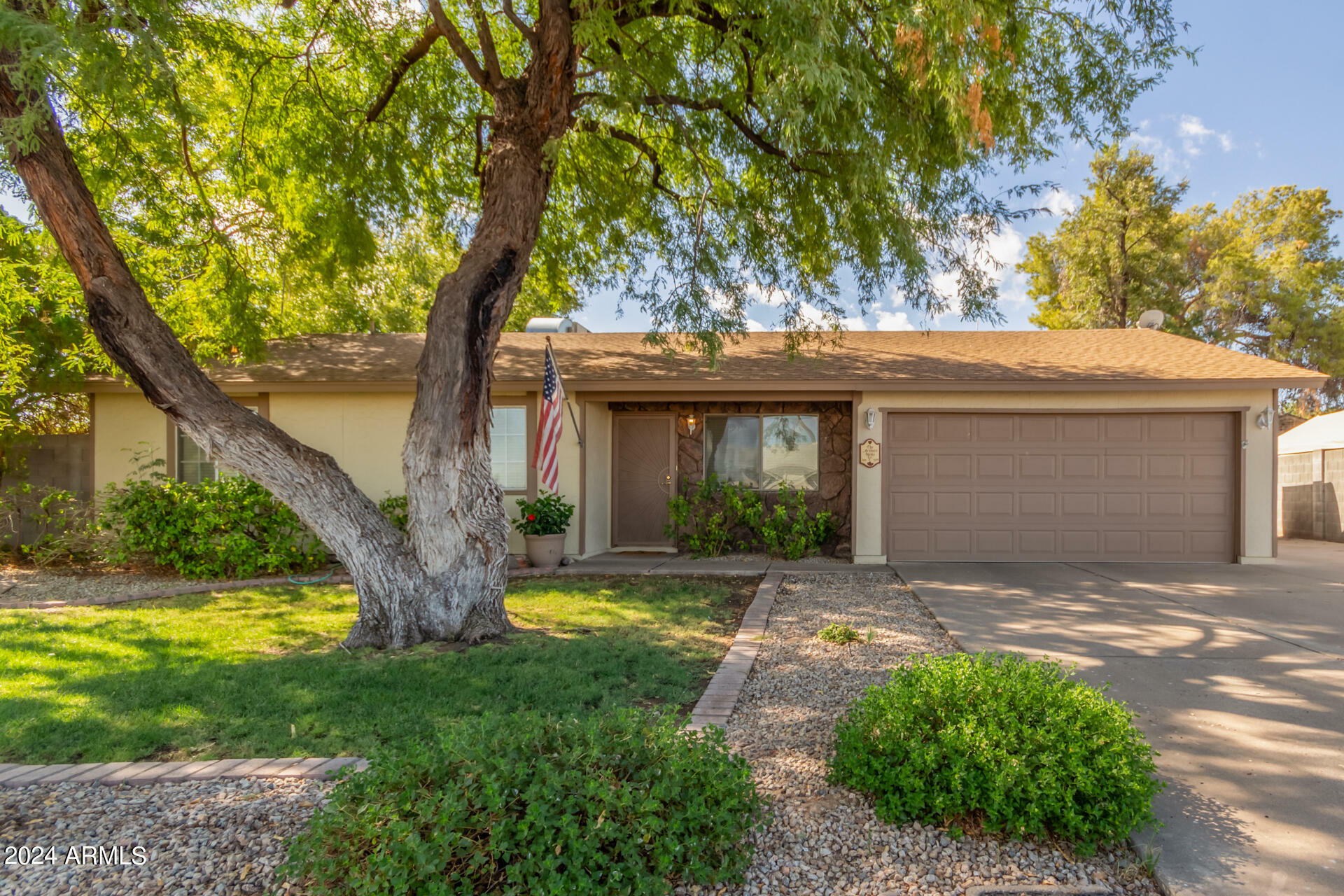 Property Photo:  1001 W Tulane Drive  AZ 85283 