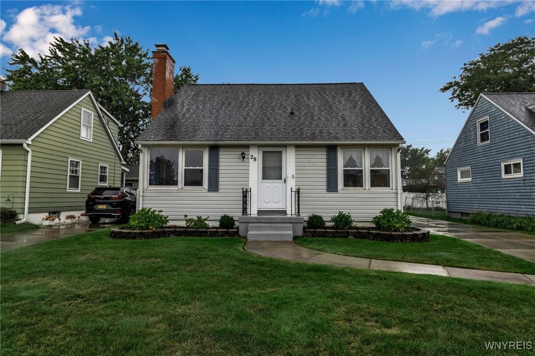 Property Photo:  28 Cresthill Avenue  NY 14150 