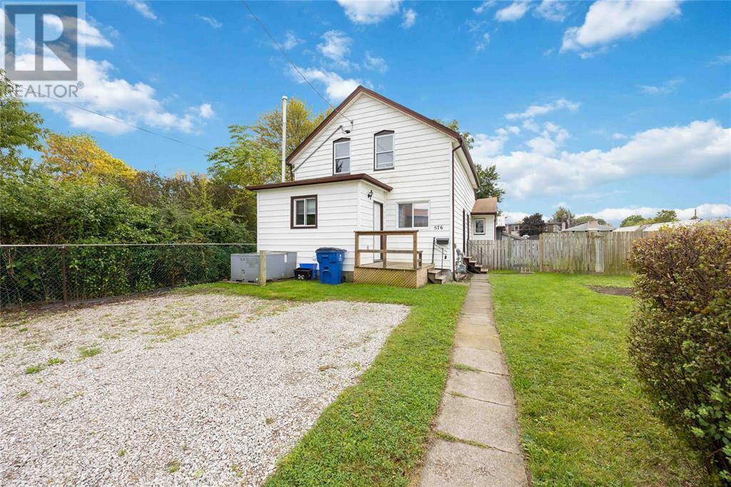 Property Photo:  576 Wallace Street  ON N8A 4K7 