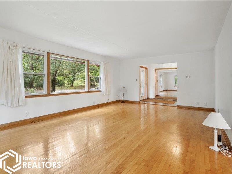 Property Photo:  2610 Knollcrest Drive  IA 52601 