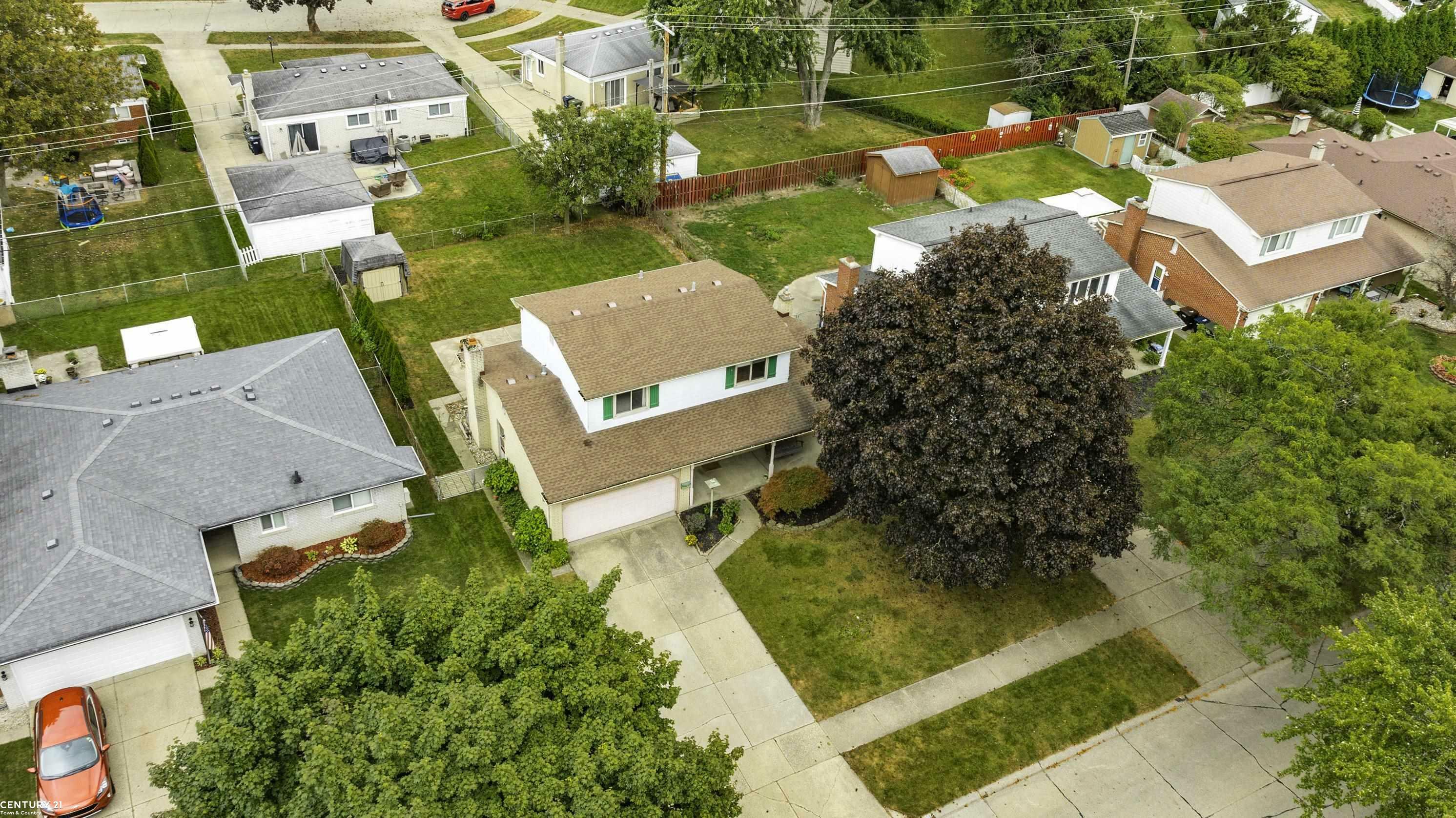 Property Photo:  40432 Meade Pointe Drive  MI 48313 