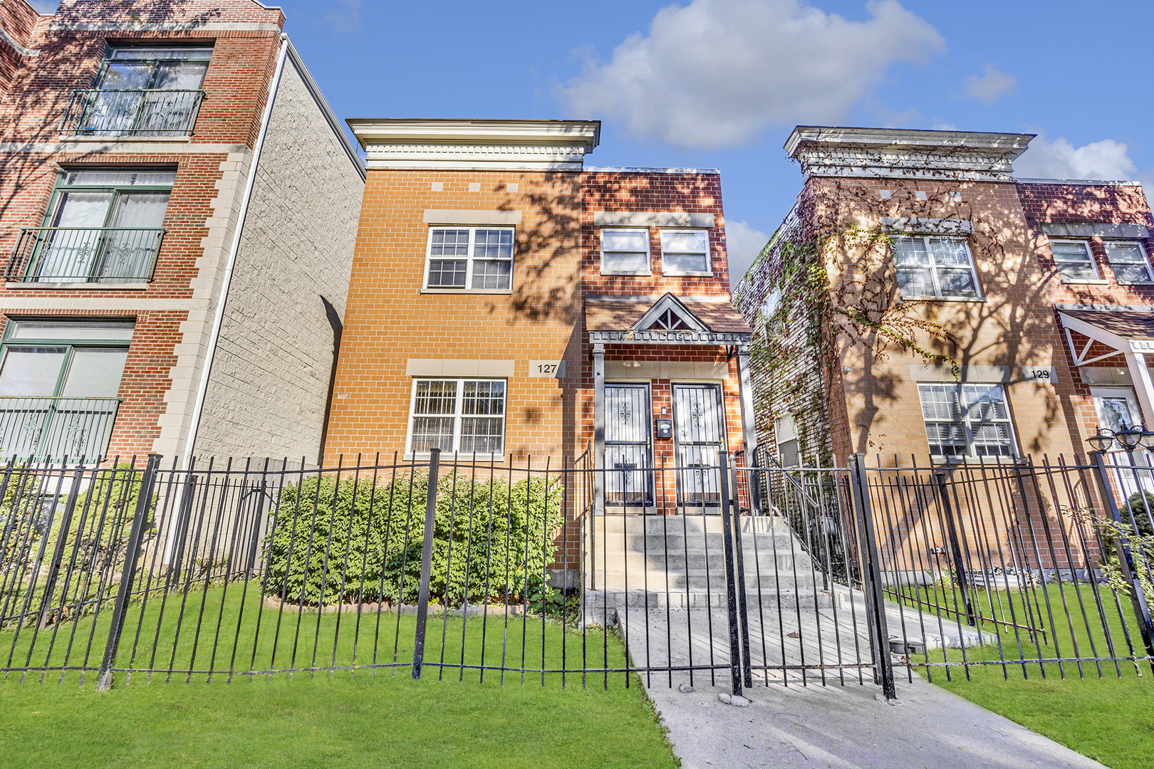 Property Photo: 127 S Bell Avenue IL 60612