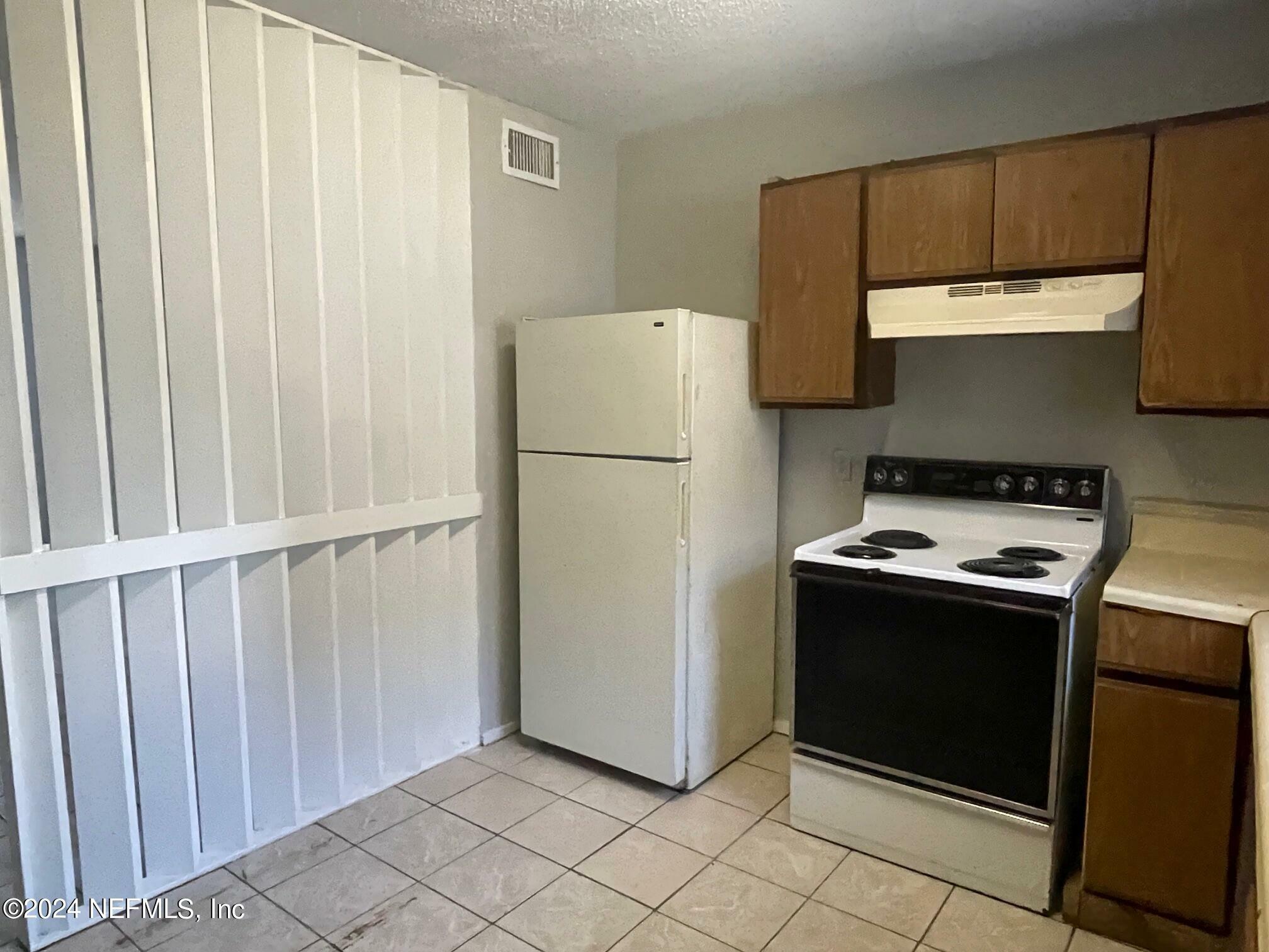 Property Photo:  5120 Westchase Court 4  FL 32210 