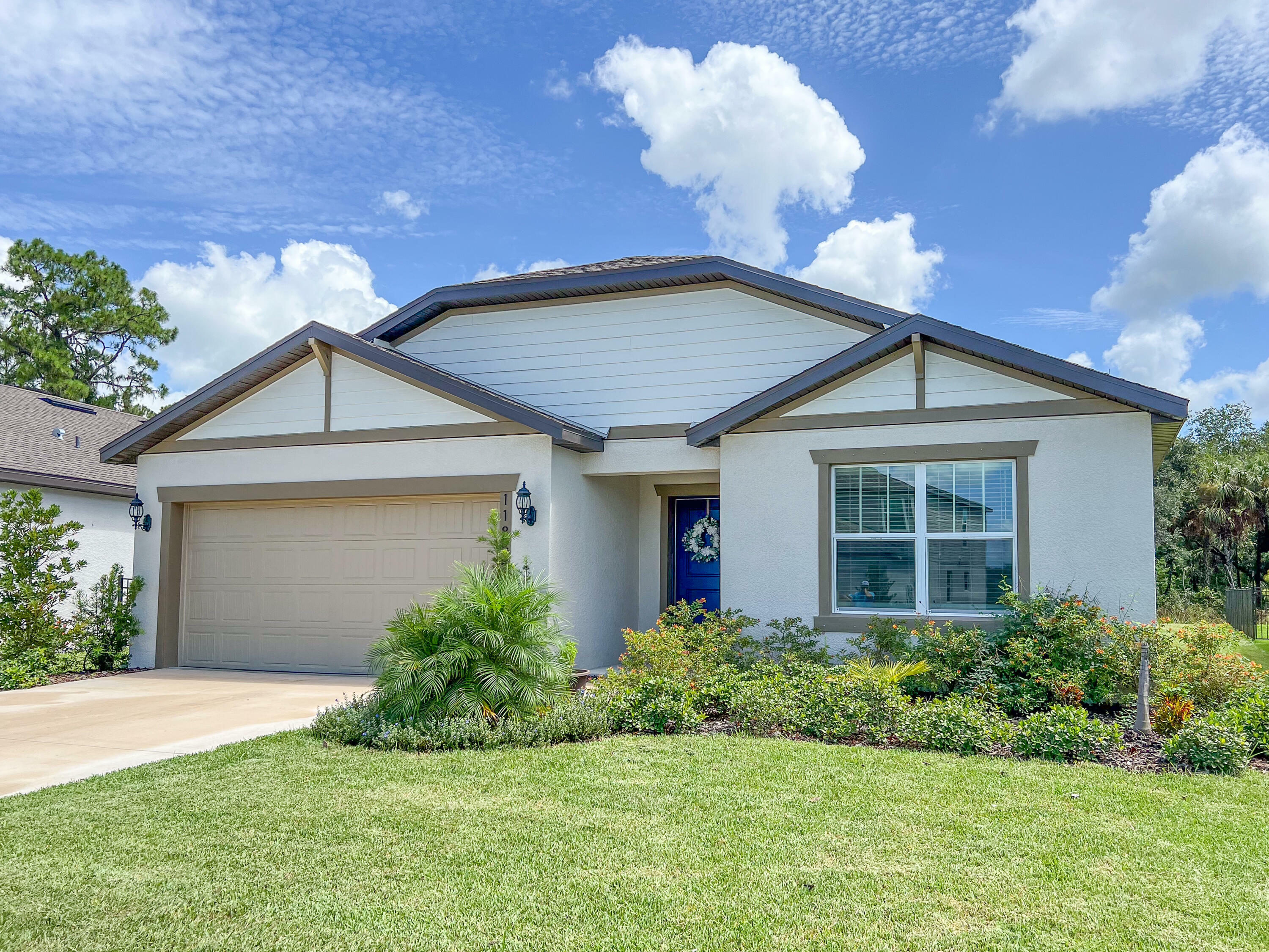 Property Photo:  11855 Armada Way  FL 34219 