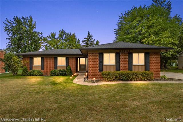 Property Photo: 36653 Lansbury Lane MI 48335