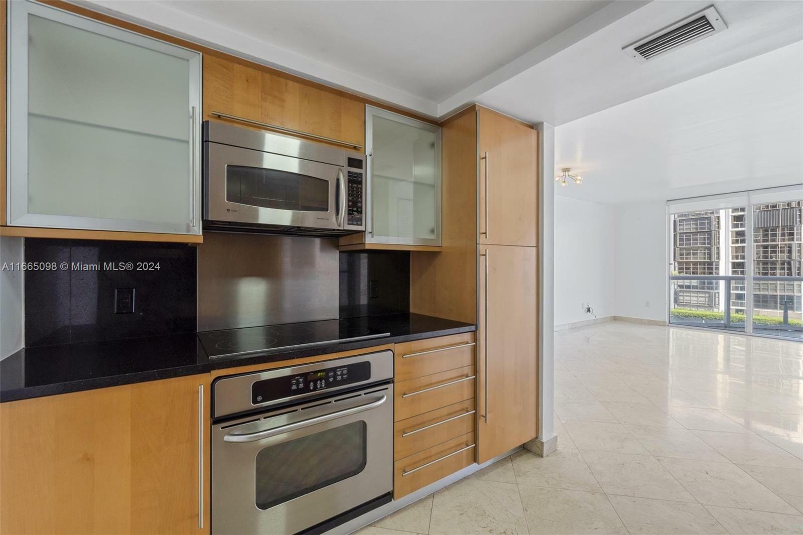 Property Photo:  6365 Collins Ave 909  FL 33141 